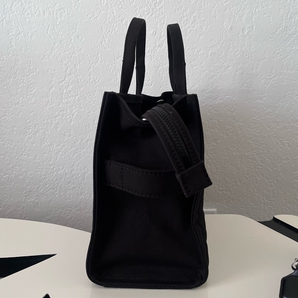 Marc Jacobs The Canvas Medium Tote Bag W/ Adjustable Strap - Picture 3 of 10